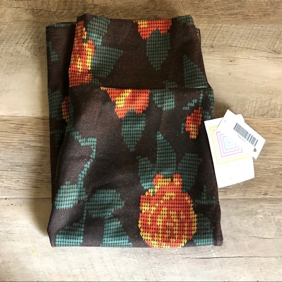 LuLaRoe Cassie Skirt Small Brown Pixel Rose Floral Print Stretch Pencil NWT - Picture 2 of 8